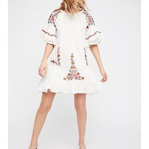 FREE PEOPLE floral embroidered dress NEVER WORN✨